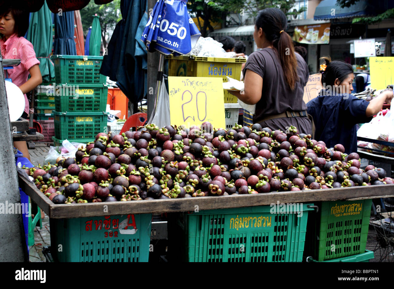 Mangosteen in vendita , Bangkok , Thailandia Foto Stock