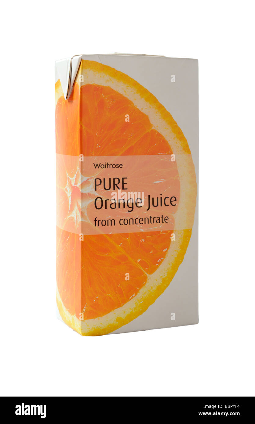 Una scatola di cartone di Waitrose Puro succo di arancia a base di concentrato Foto Stock