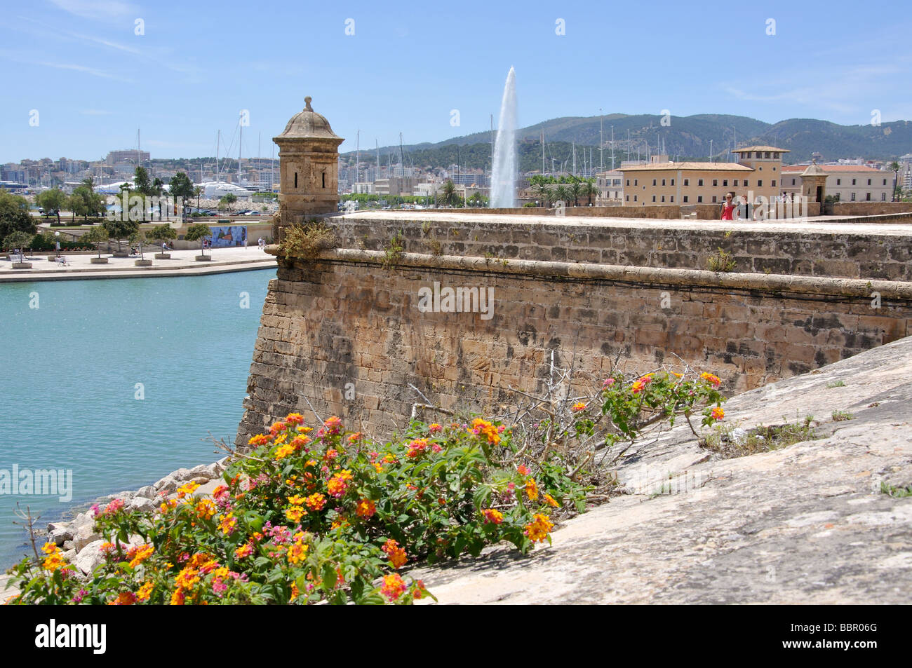 Vecchie mura della città e il Parc de la Mar, Palma de Mallorca, Palma comune, Maiorca, isole Baleari, Spagna Foto Stock