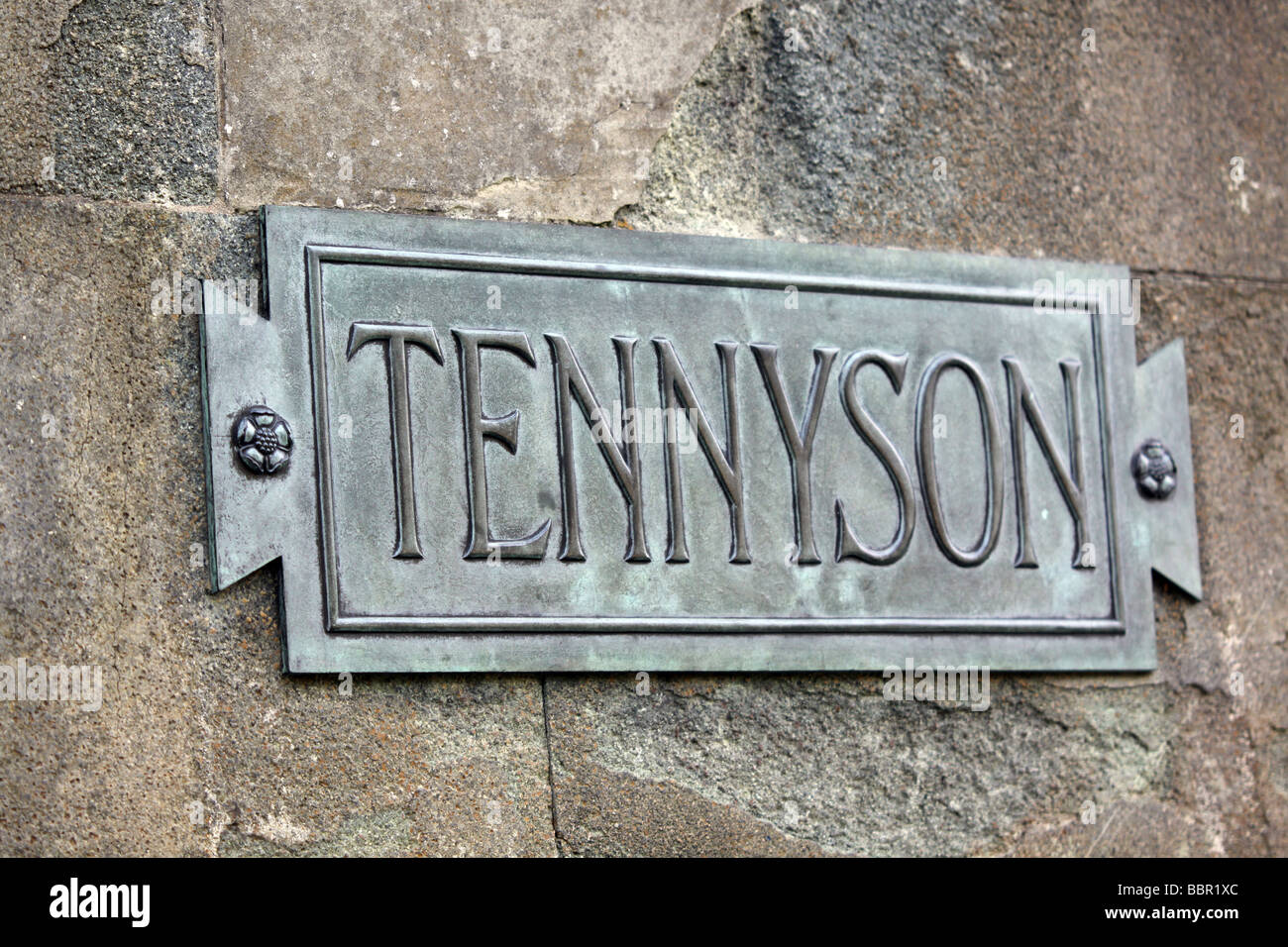 Statua di Tennyson fuori Cattedrale di Lincoln Foto Stock