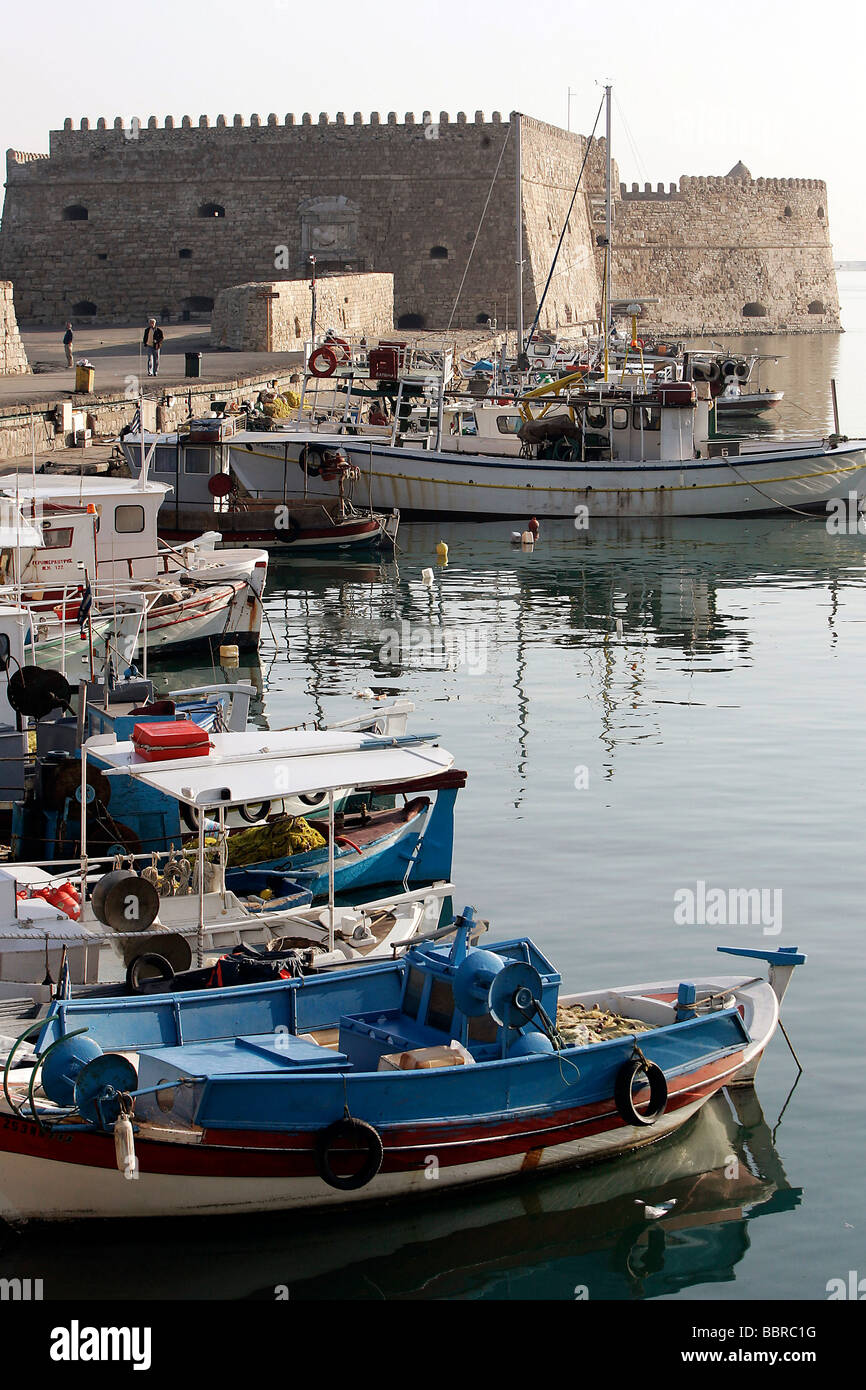 Il porto e la fortezza veneziana, Heraklion, Creta, Grecia Foto Stock