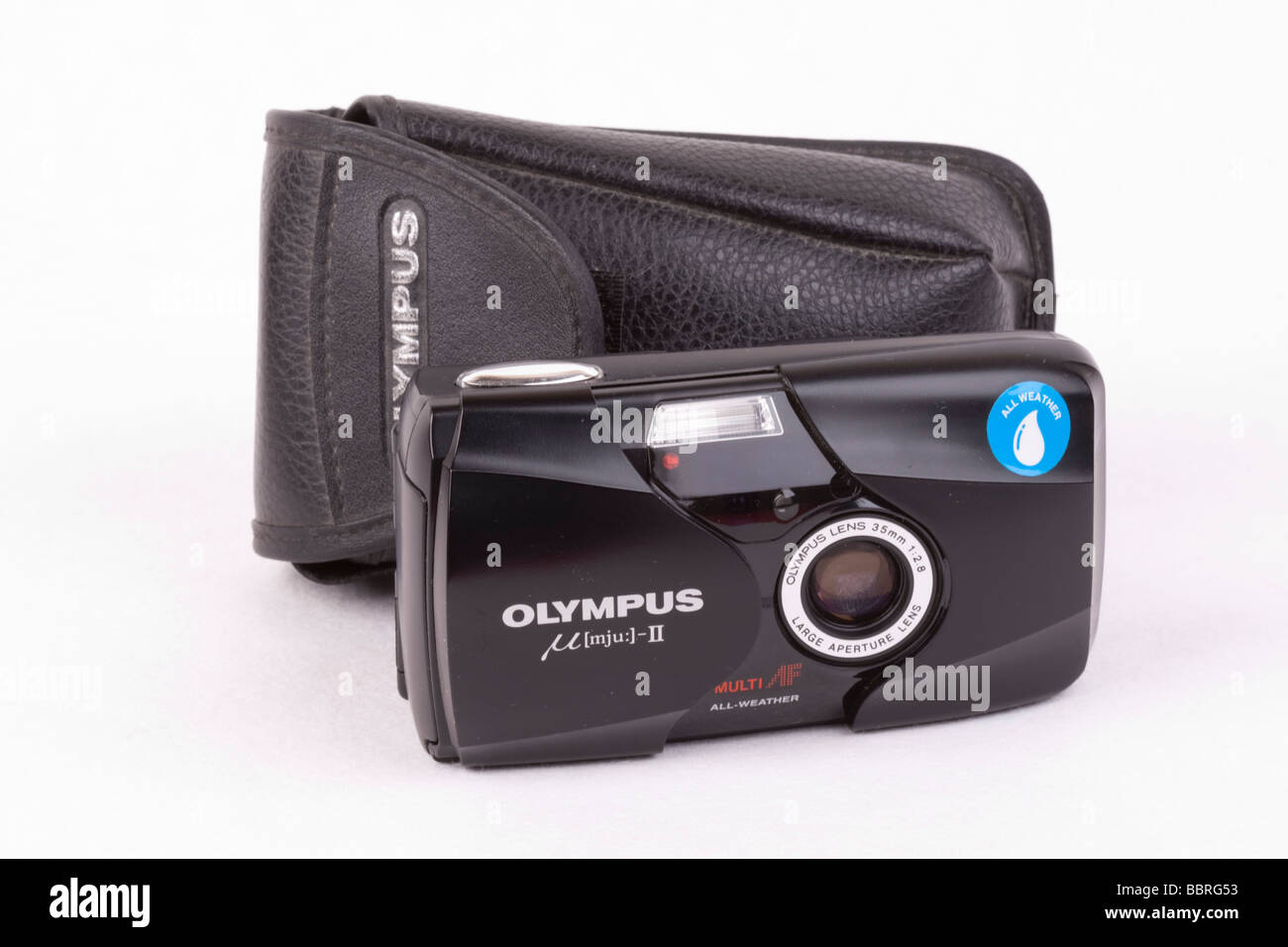 Olympus MJU pocket tutti meteo 35mm fotocamera a pellicola e caso UK Foto Stock
