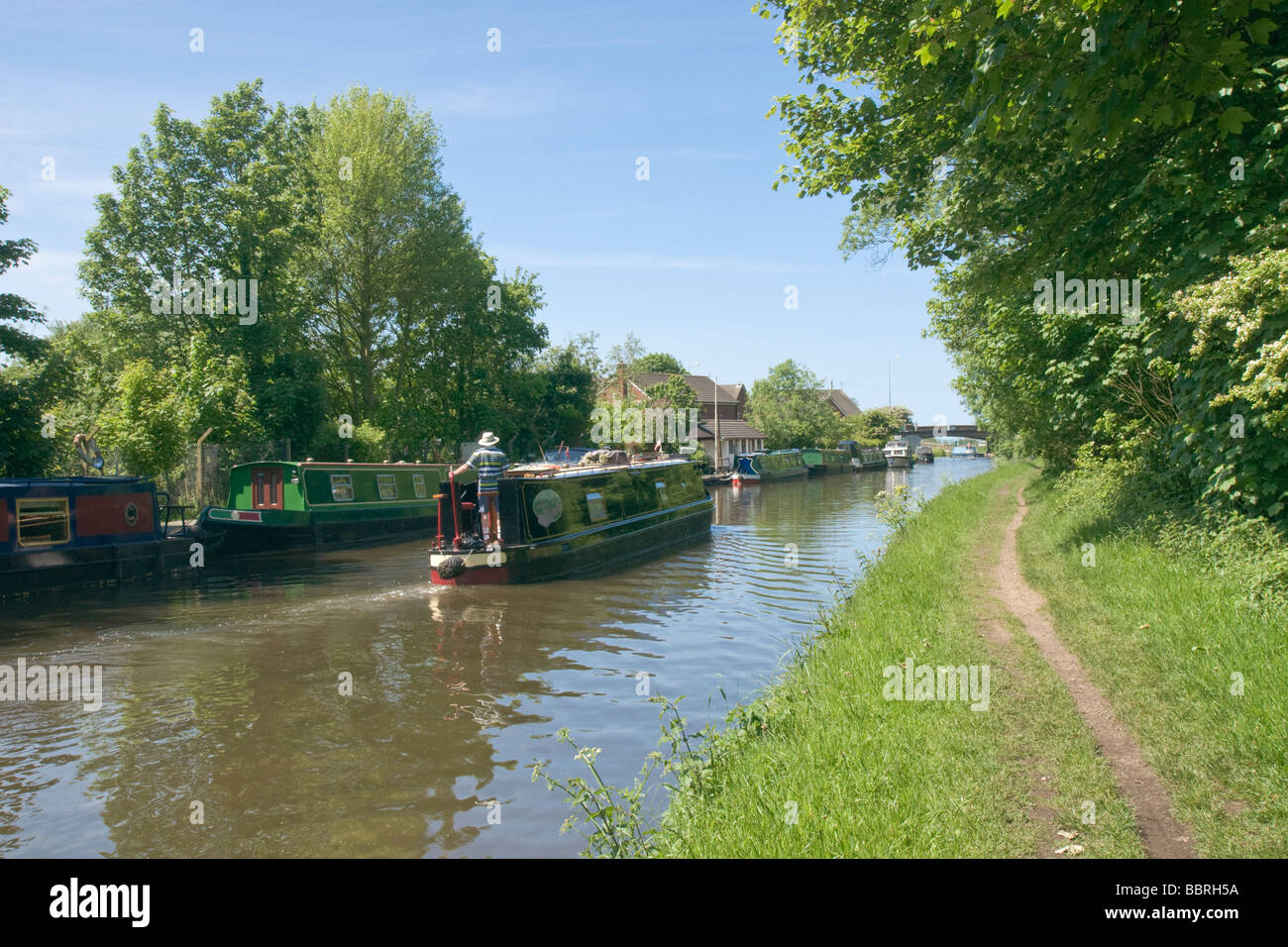 Imbarcazioni strette sul Leeds Liverpool Canal presso la struttura Scarisbrick, Lancashire Foto Stock