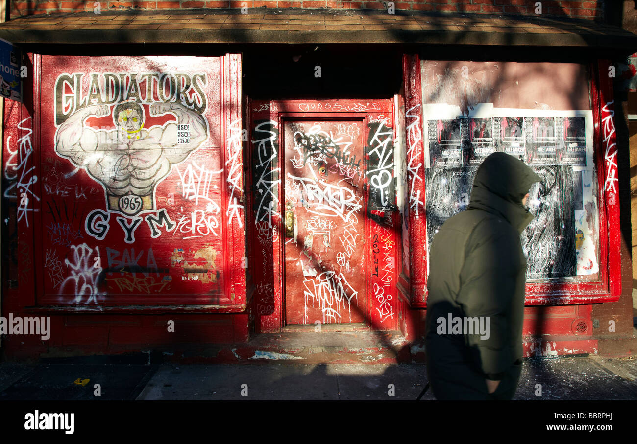 Vecchio edificio, East Village, New York Foto Stock