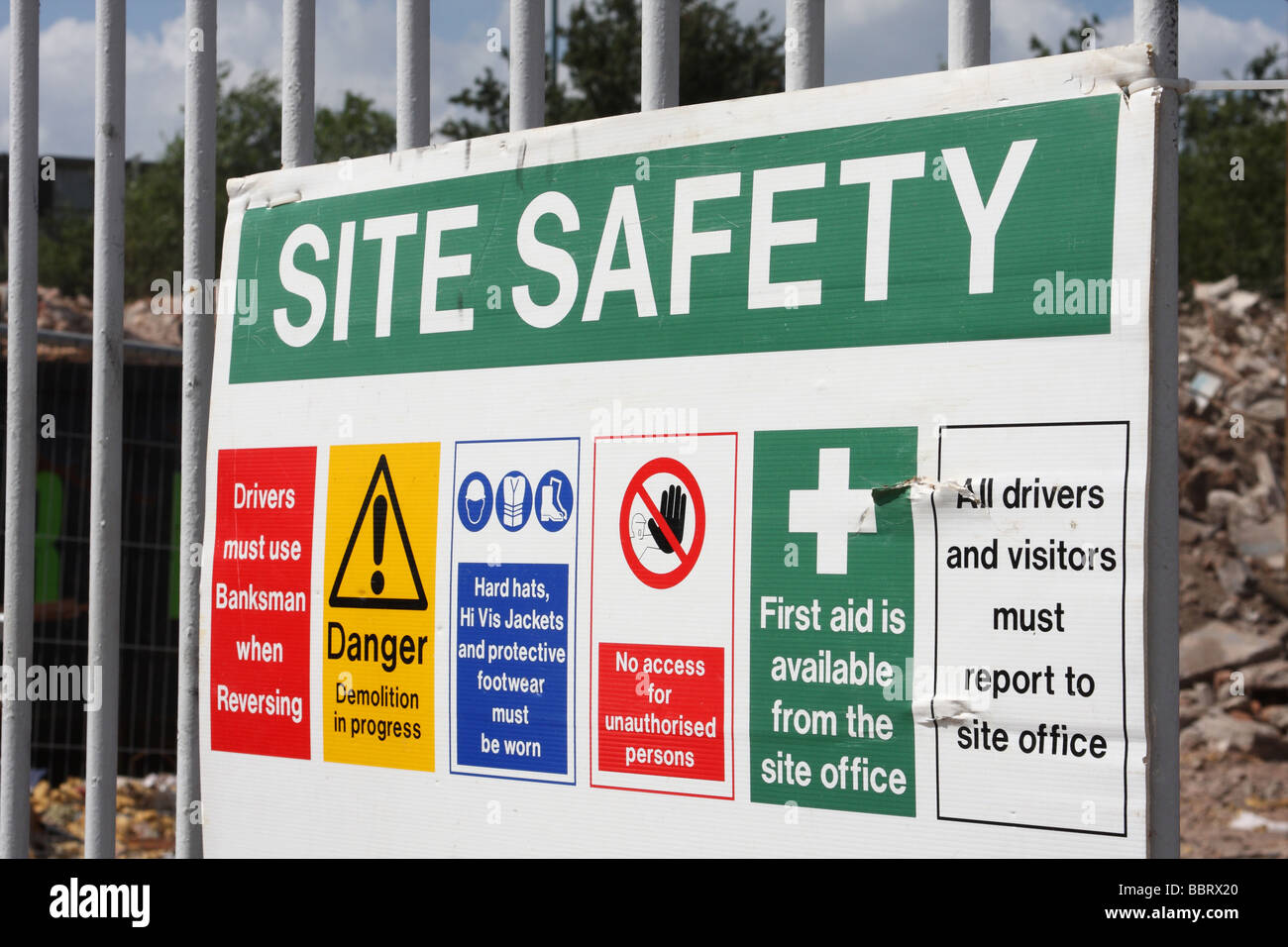 Salute & Sicurezza segno su un Regno Unito sito in costruzione. Foto Stock