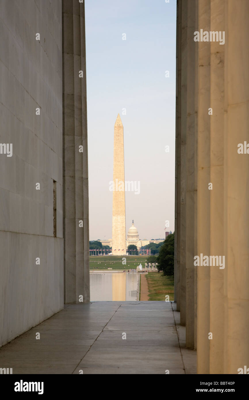 Washington Memorial e il Capitol Building come visto dal Lincoln Memorial, Washington DC, Stati Uniti d'America Foto Stock