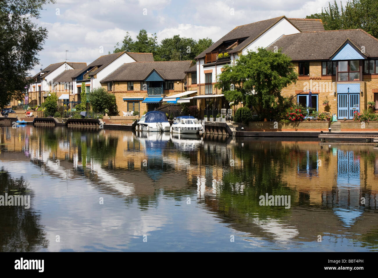 Grand Union Canal Colne Valley Trail sud bucks England Regno unito Gb Foto Stock