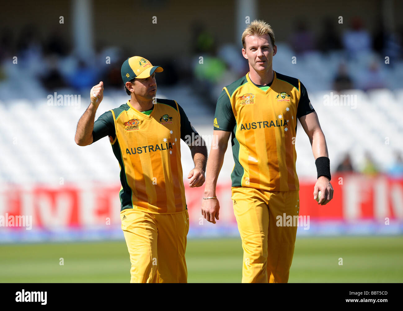 RICKY PONTING & BRETT LEE V AUSTRALIA BANGLADESH TRENT BRIDGE NOTTINGHAM INGHILTERRA 01 Giugno 2009 Foto Stock