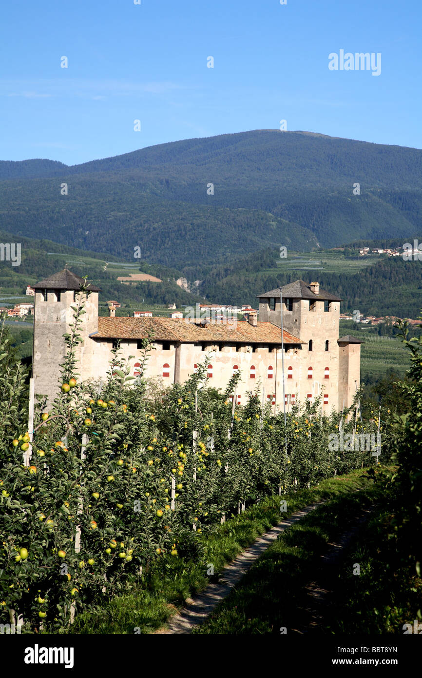 Castello, Cles, Trentino-Alto Adige, Italia Foto Stock