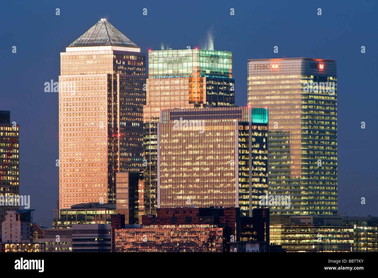Gli edifici della banca nel centro finanziario di Canary Wharf Londra Inghilterra Regno Unito Foto Stock