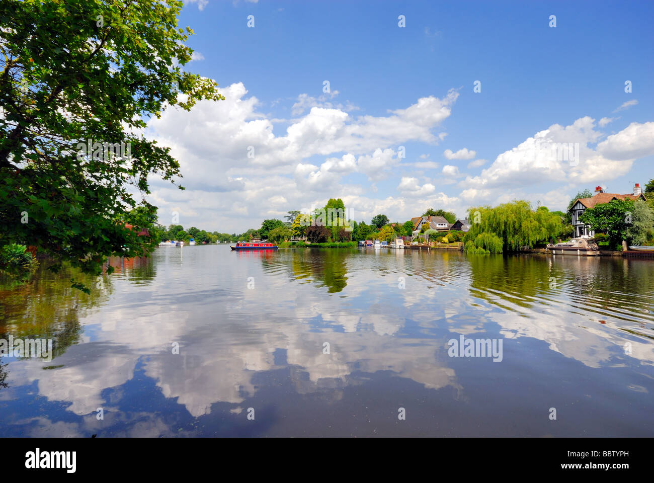 Il fiume Tamigi a Old Windsor Foto Stock