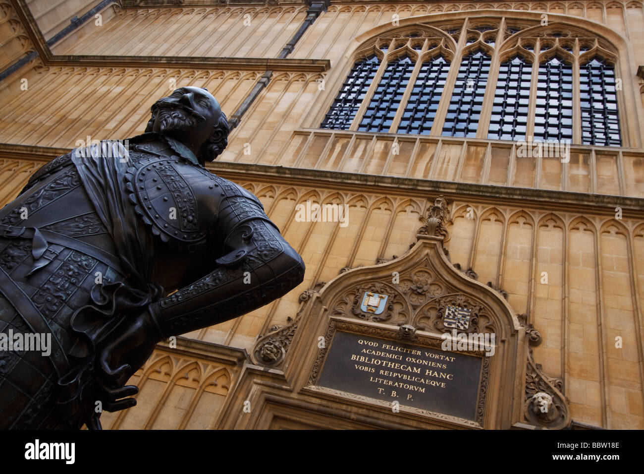 La statua del conte di Pembroke presso la Libreria di Bodleian, l'Università di Oxford Foto Stock