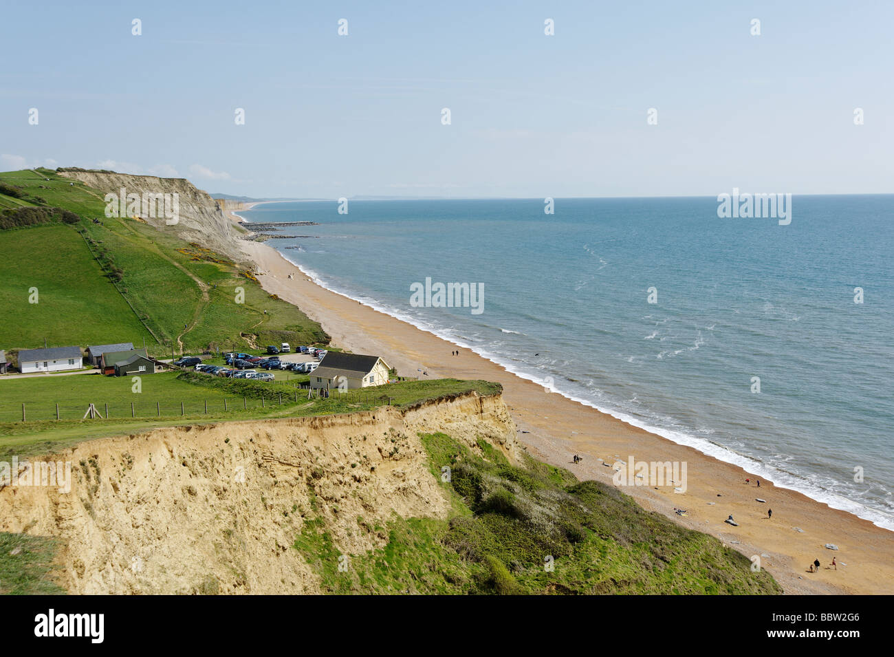 Vista verso il West Bay lungo il Dorset Jurassic costa a Sud Ovest Inghilterra REGNO UNITO Foto Stock