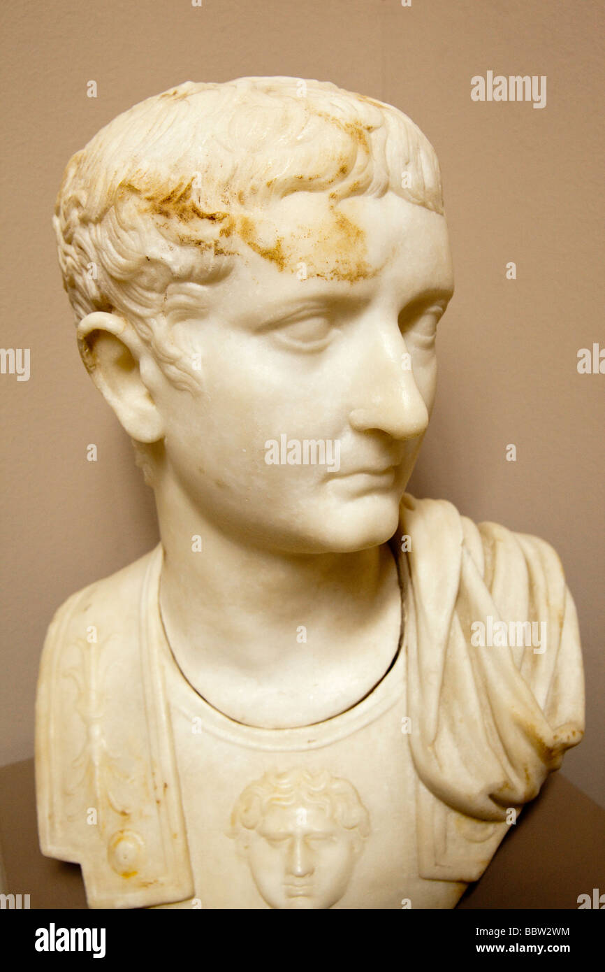 Marmo scolpito busto romani scoperti a Efeso in Turchia Foto Stock