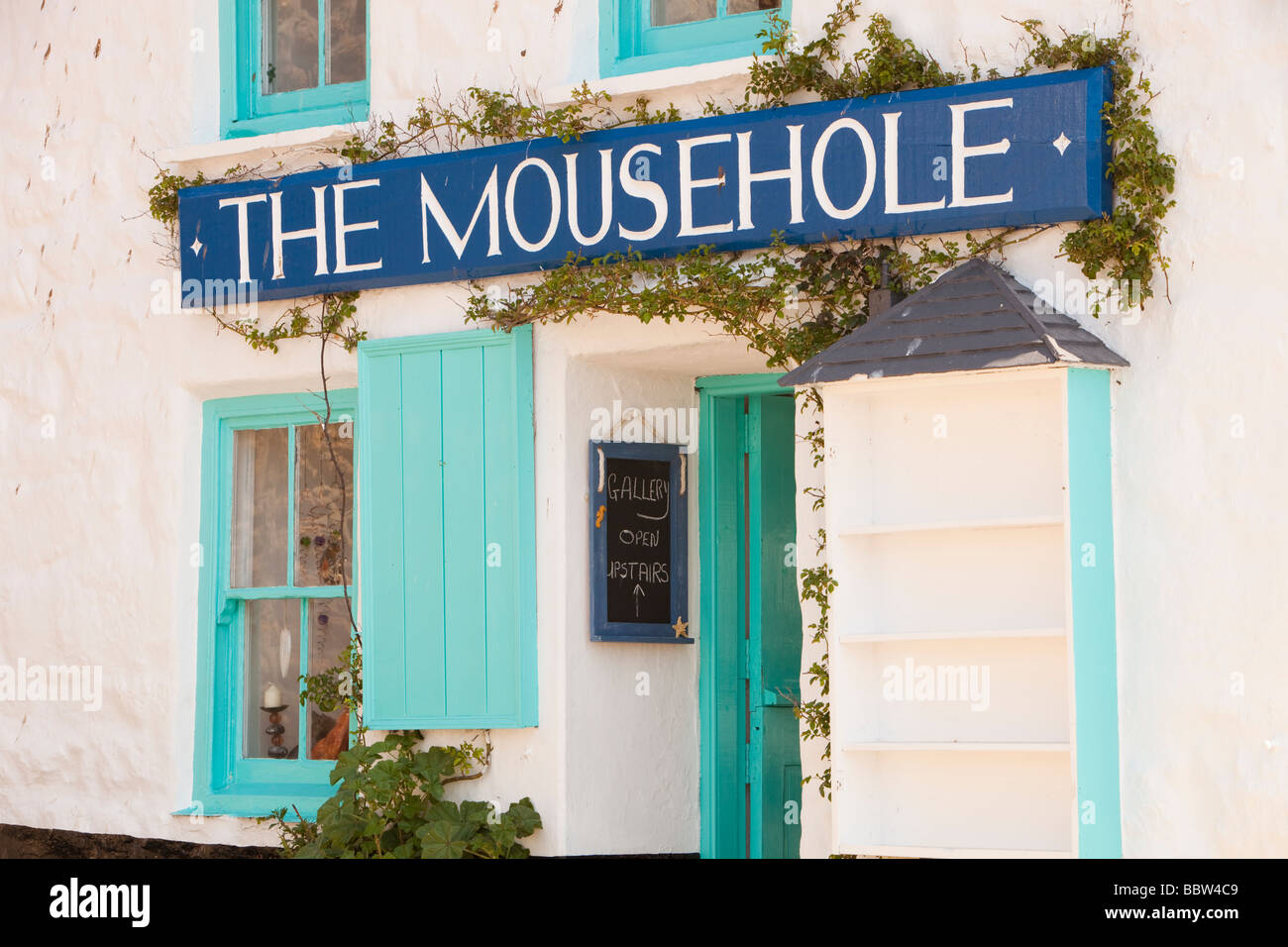 Un negozio di articoli da regalo in mousehole Cornwall Regno Unito Foto Stock