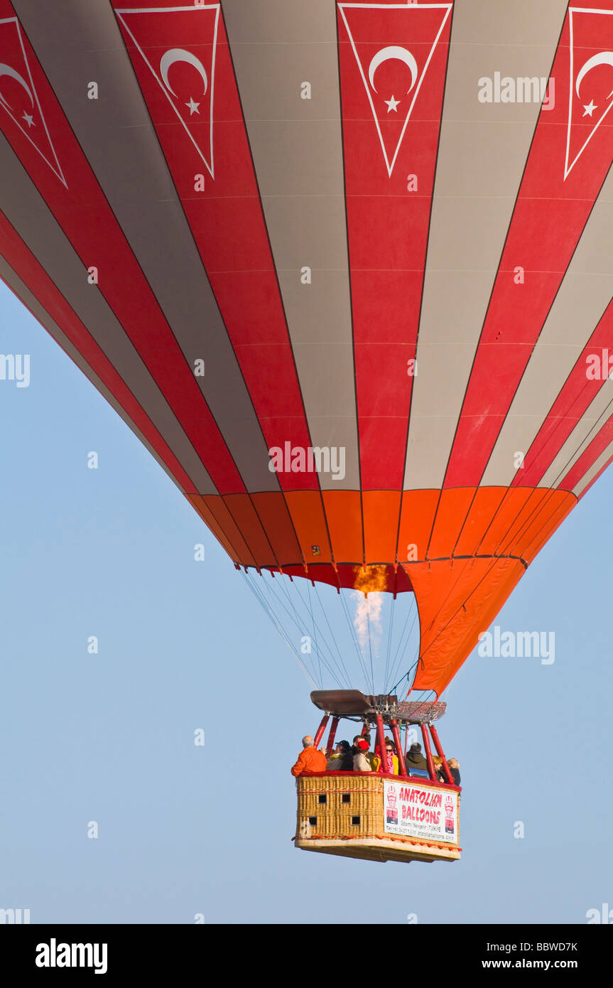 Aria calda mongolfiere in aria Foto Stock