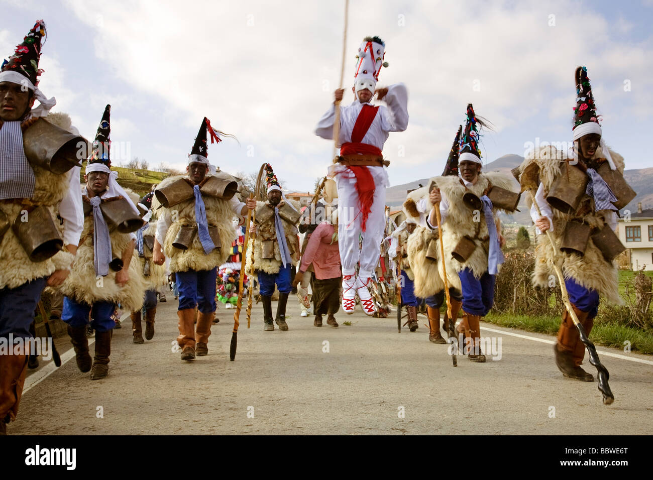 Carnaval de la Vijanera en Silió Molledo Cantabria España il carnevale di La Vijanera in Silio Molledo Cantabria Spagna Foto Stock