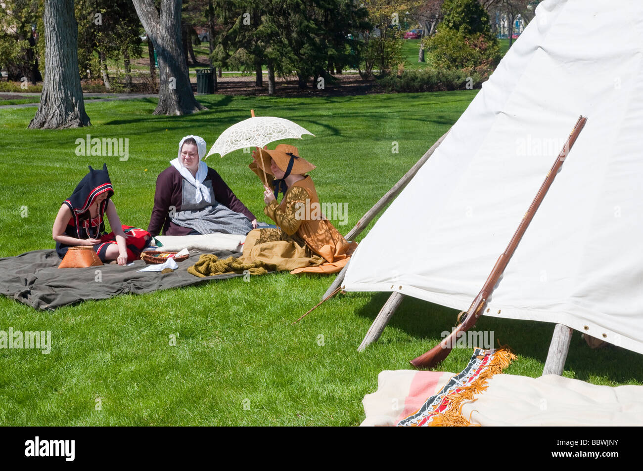 Gli attori della storia vivente Associazione nel periodo abito in Winnipeg, Manitoba, Canada. Foto Stock