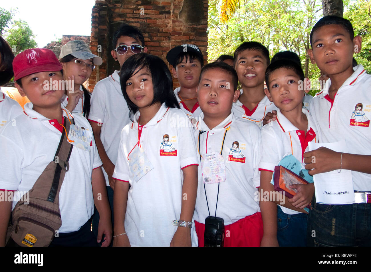 Gli scolari Thai tour di studio Wat Yai Chai Mongkhon Ayutthaya Thailandia Foto Stock