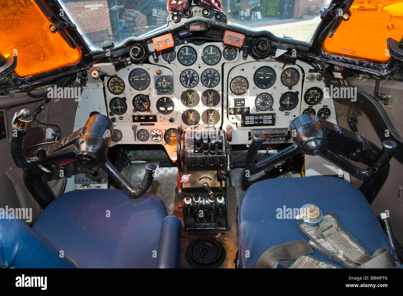 De Havilland aeromobile Heritage Center Museo di zanzara , DH114 Heron Mk.2D cockpit & controlla in primo luogo hanno volato 1950 Foto Stock