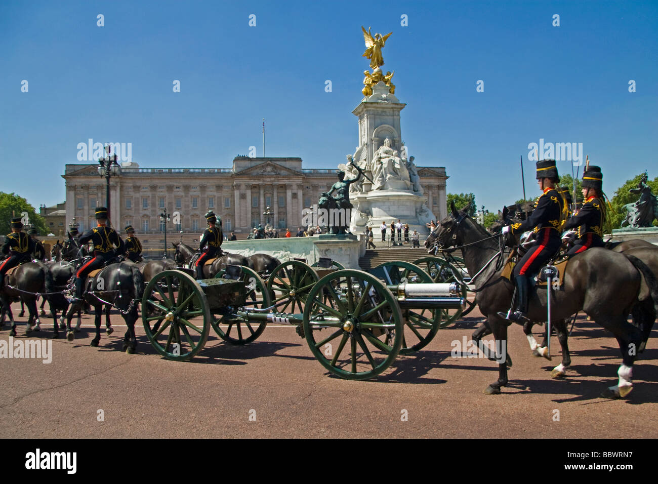 Trooping il colore Buckingham Palace London REGNO UNITO Foto Stock