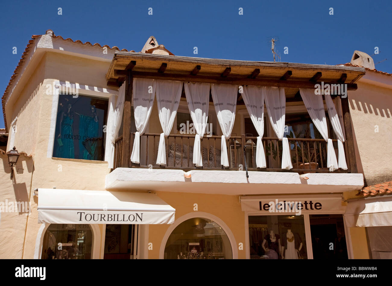 Progettista negozi di abbigliamento a Porto Cervo, Sardegna Foto stock -  Alamy
