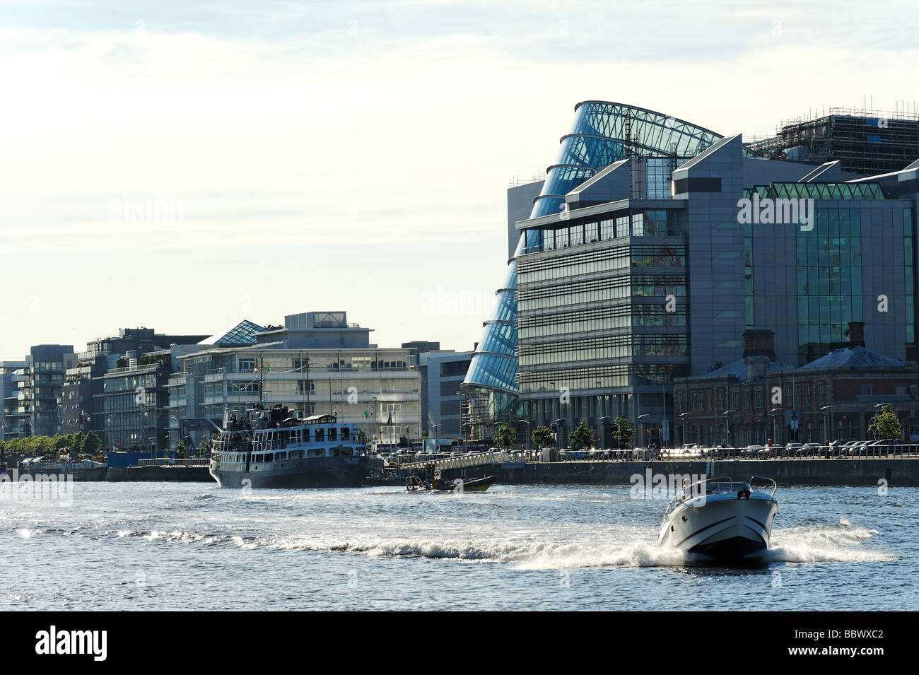 Il centro convegni CCD a Dublino dal fiume Liffey. Dublino. Repubblica di Irlanda Foto Stock