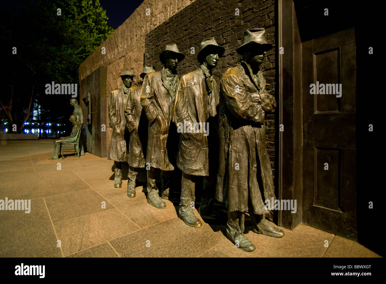 Il Franklin Delano Roosevelt Memorial Washington D C include la fila di sculture che rappresentano una grande depressione livello di sussistenza Foto Stock