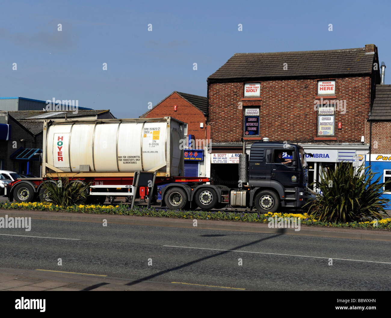 Tate and Lyle ERF carrello con Hoyer ISO tank container in Caldewgate Carlisle Foto Stock