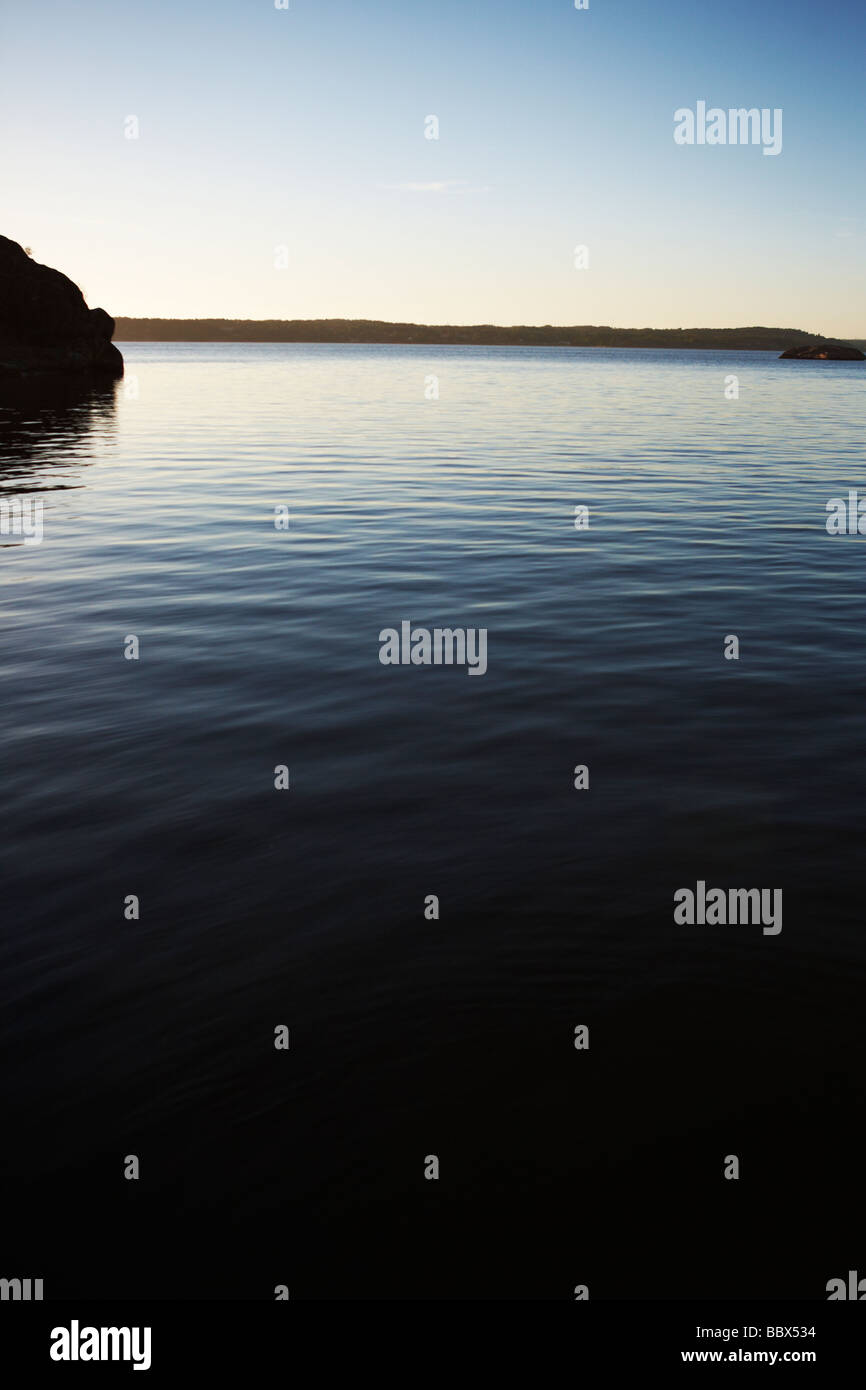 Vista del mare in estate in Svezia. Foto Stock