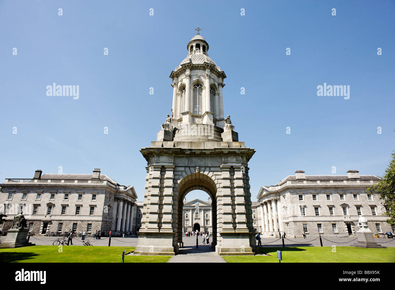 Il Campanile in Trinity College motivi a Dublino Repubblica di Irlanda Foto Stock