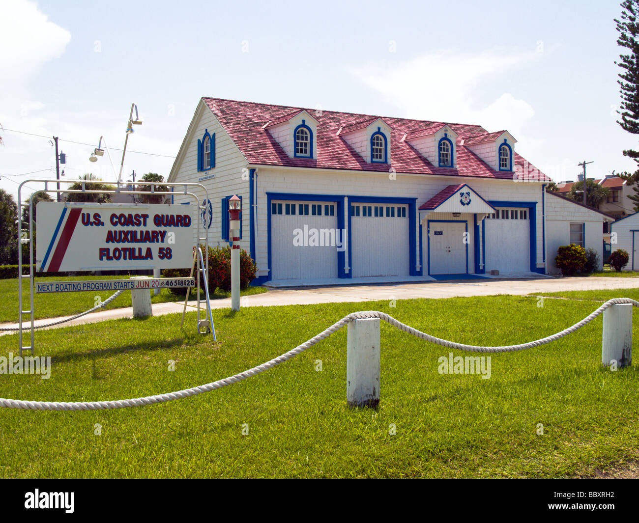 US Coast Guard stazione ausiliaria a Ft Pierce ingresso sulla costa atlantica della Florida Foto Stock