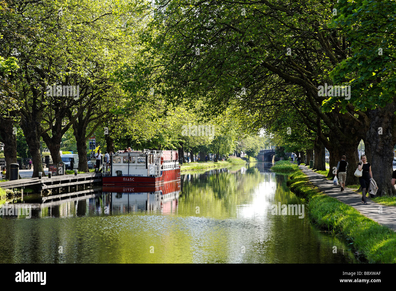 Grand Canal a Dublino Repubblica di Irlanda Foto Stock