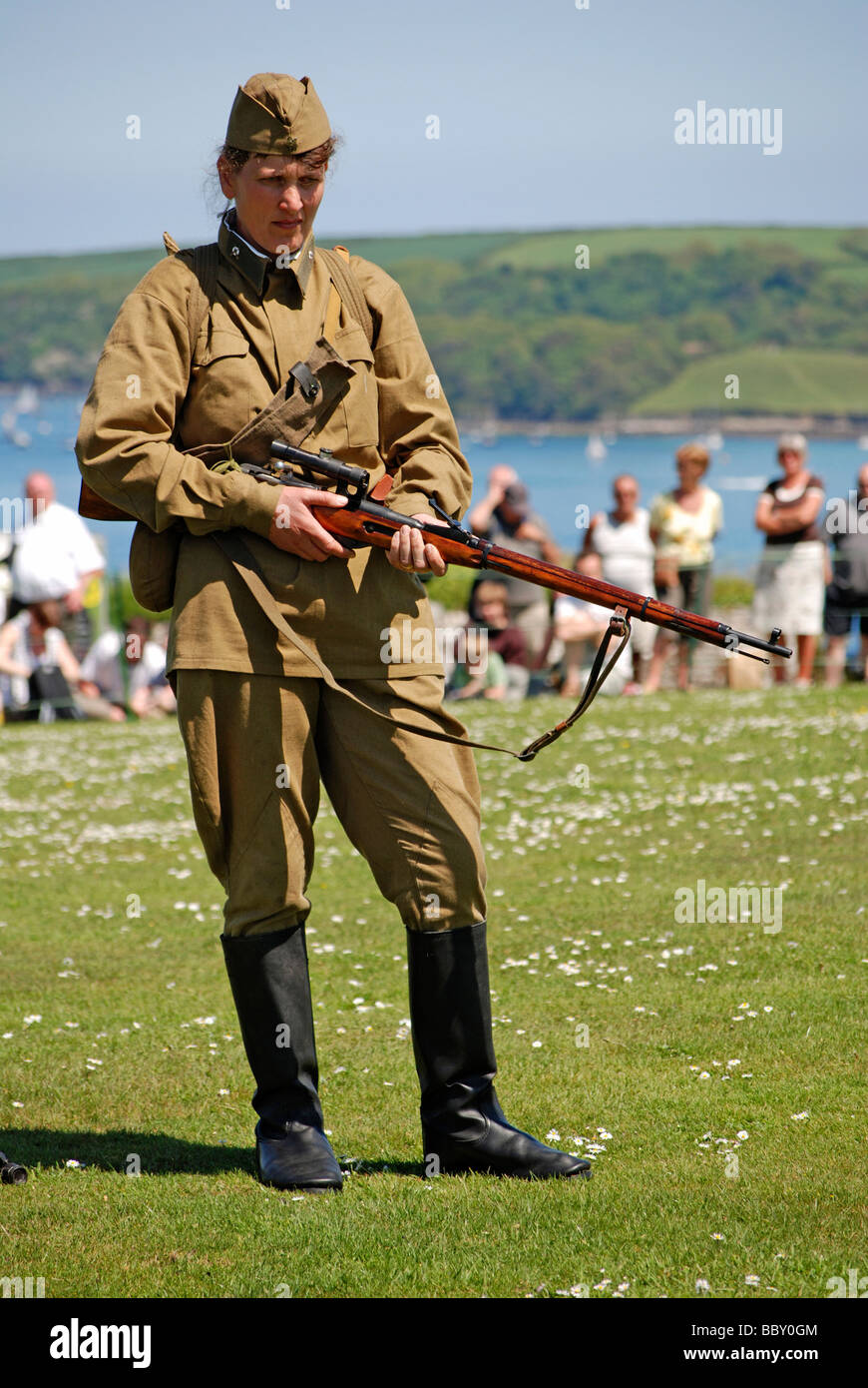 Una seconda guerra mondiale femminile soldato russo ad un evento militare in cornwall, Regno Unito Foto Stock