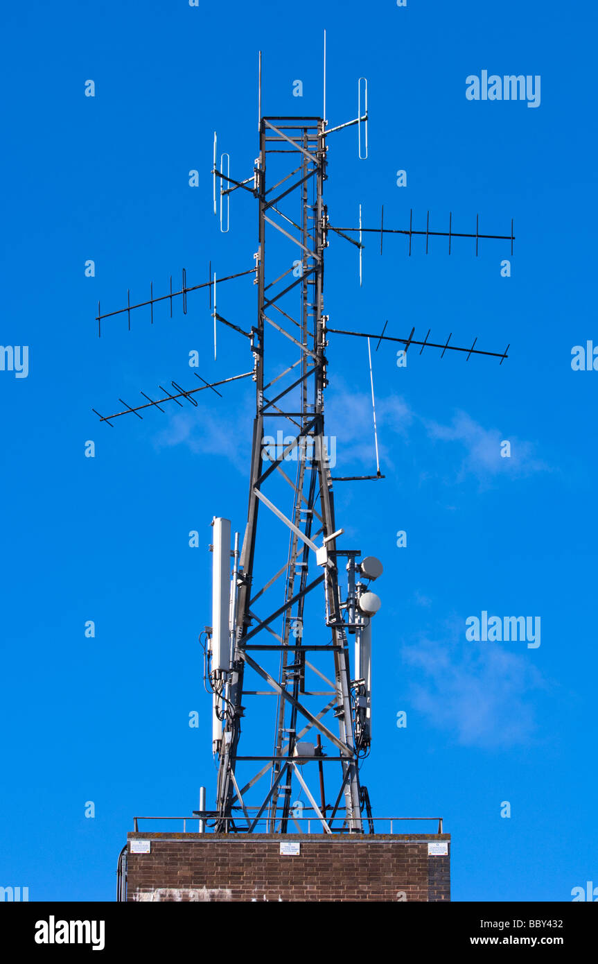 02 Telefono Mobile montante, stazione dei vigili del fuoco, Leamington Spa Warwickshire, Regno Unito. Foto Stock