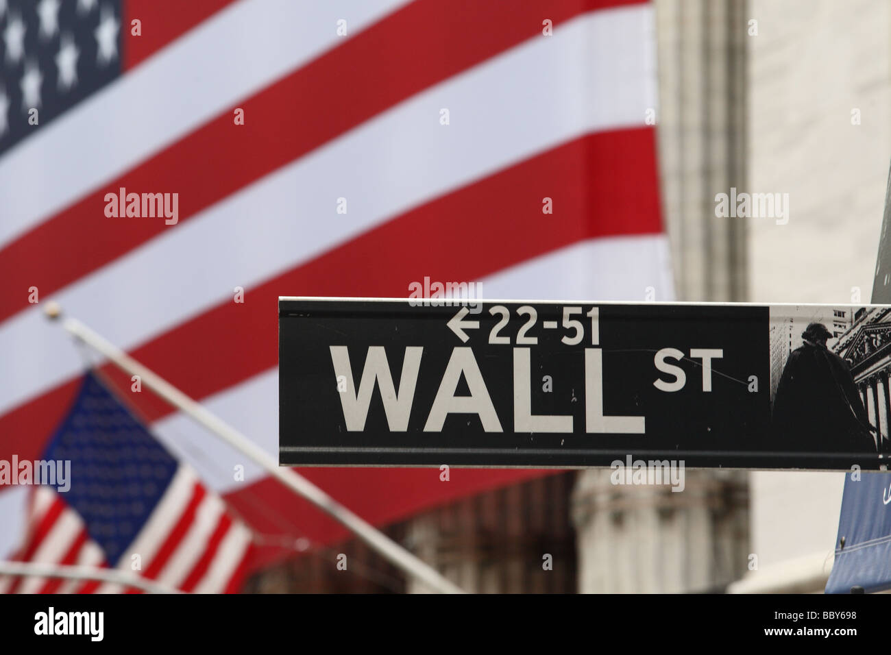 Wall Street segno e flagon American Stock Exchange facciata Foto Stock