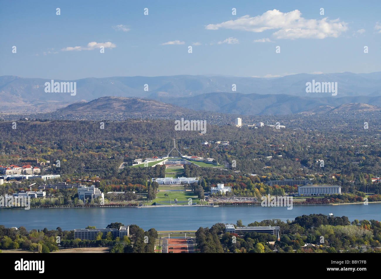 La Casa del Parlamento Capital Hill la Vecchia Sede del Parlamento e il Lago Burley Griffin atto di Canberra Australia Foto Stock