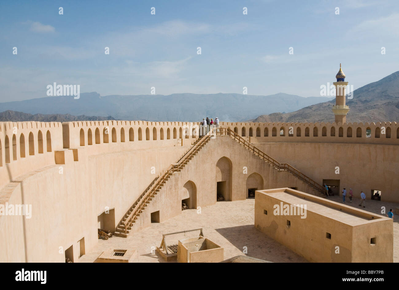 Il famoso forte di Nizwa nella città di Nizwa Sultanato di Oman Foto Stock