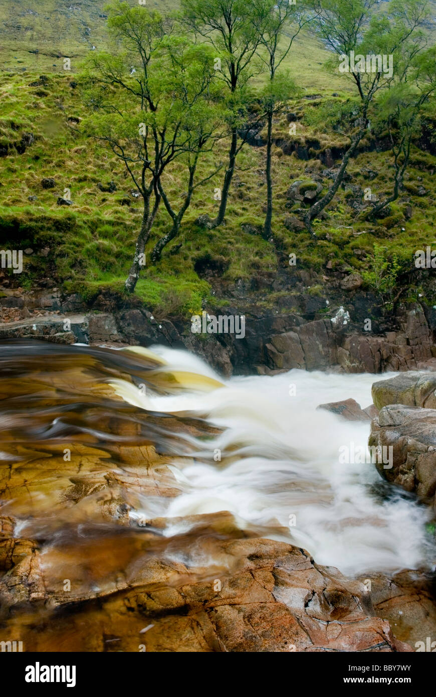 Il fiume Etive Glen Etive nelle Highlands della Scozia Foto Stock