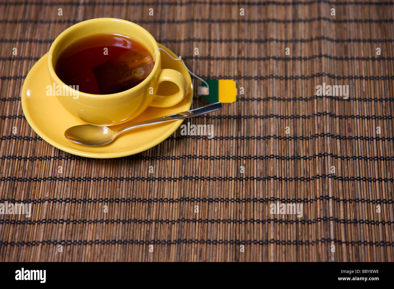 Tazza gialla Foto Stock