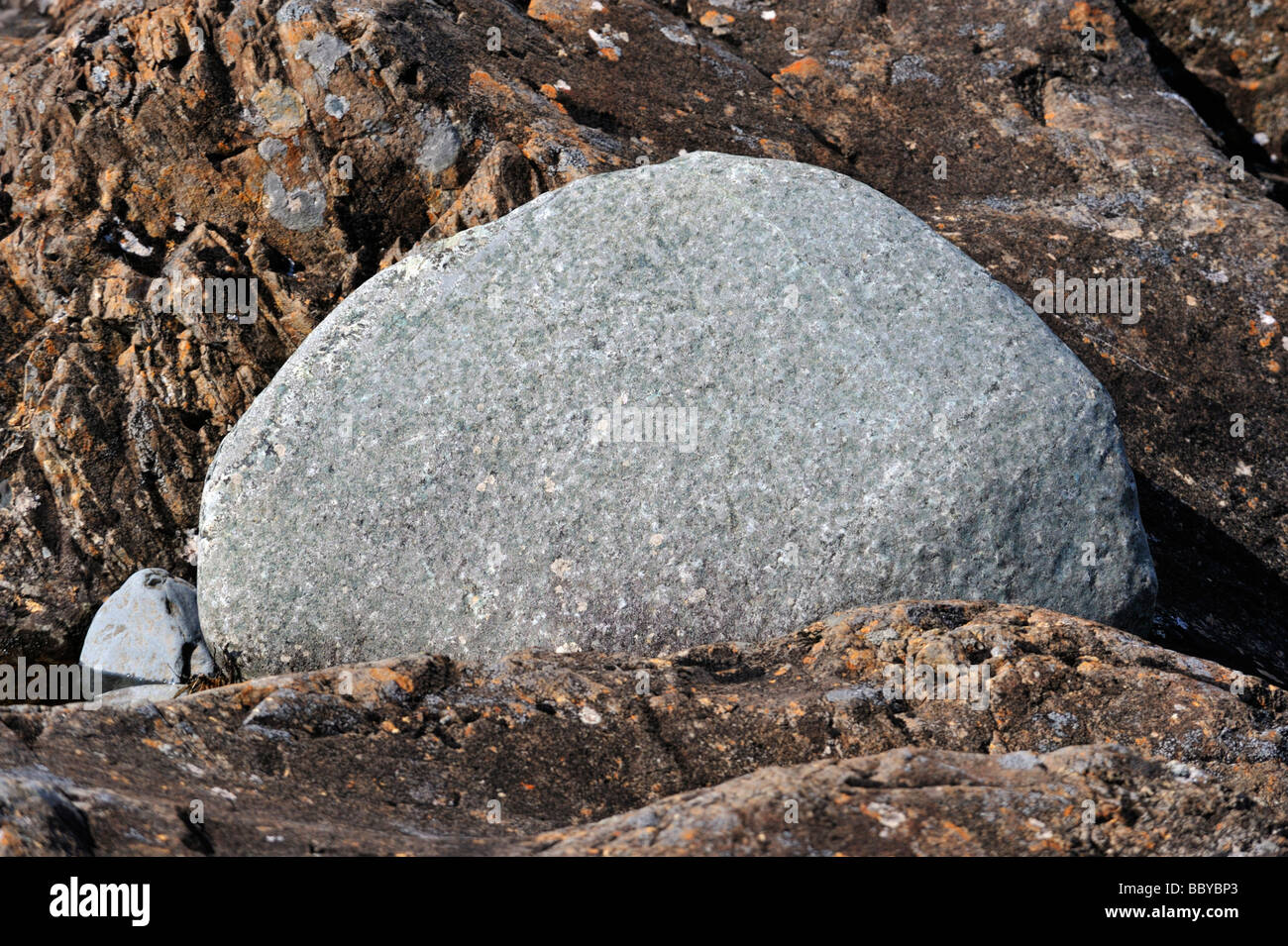 Le formazioni rocciose. La Fata Piscine, Allt Coir' un' Mhadaidh, coire na Creich, Glen fragile, Minginish, Isola di Skye in Scozia, Regno Unito Foto Stock