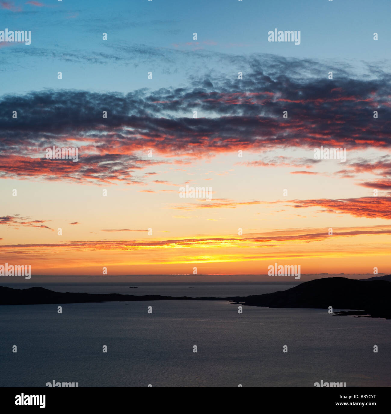 Sunset over Taransay Isola, Isle of Harris, Ebridi Esterne, Scozia Foto Stock