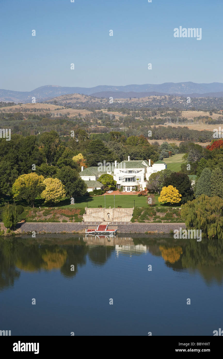 La sede del governo in autunno Yarralumla e Lago Burley Griffin atto di Canberra Australia antenna Foto Stock