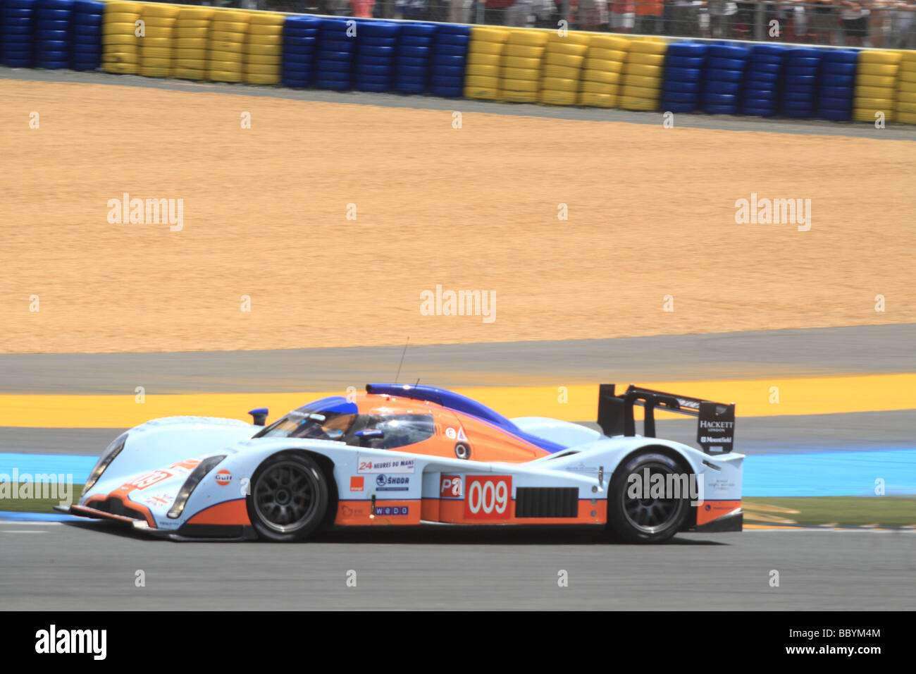 Le Mans 24 ora motor car race sarthe Francia Giugno 2009 Aston Martin LMP1 le Lola sport circuito traccia evento Foto Stock