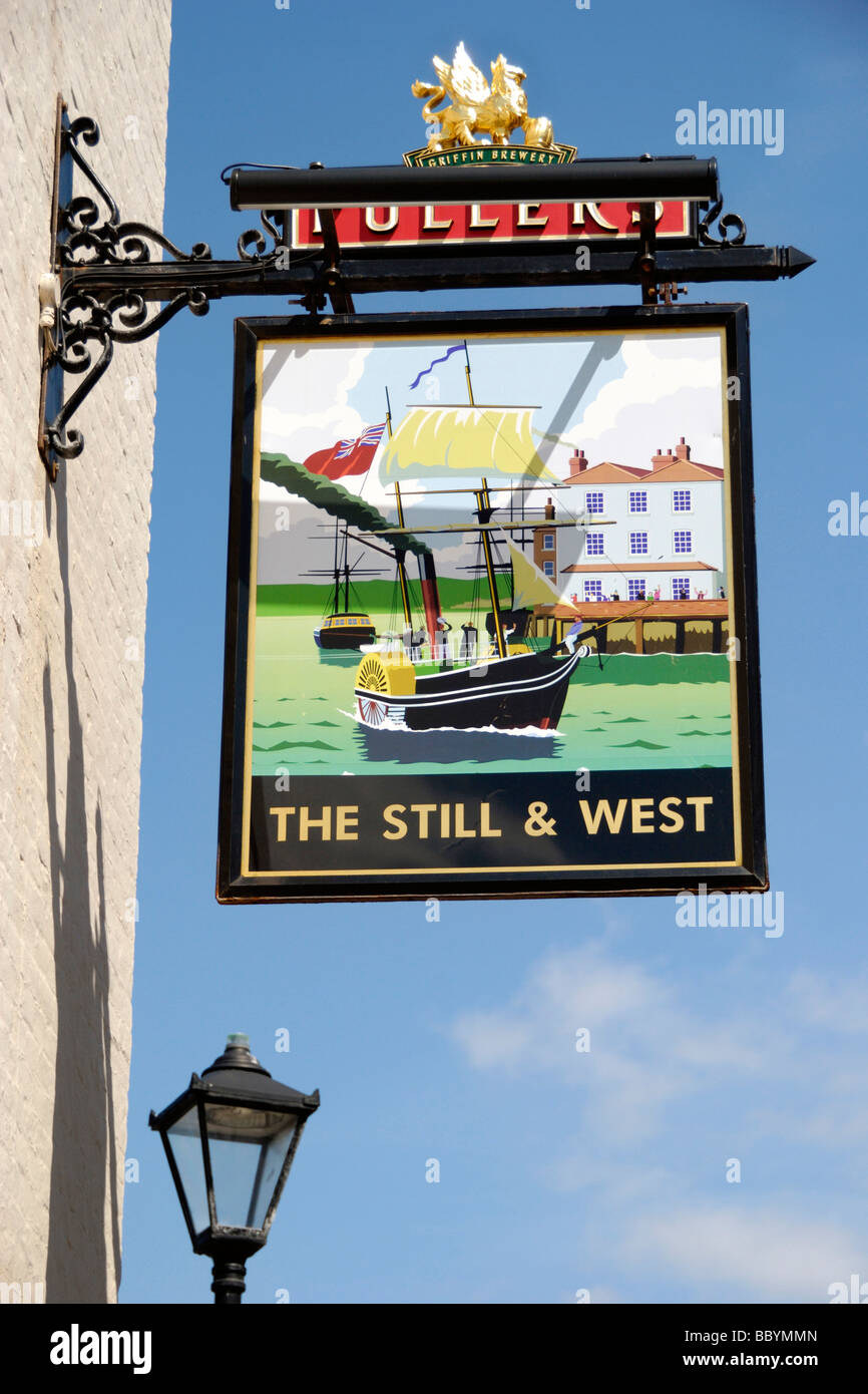 E ancora West pub sign in Old Portsmouth Hampshire Inghilterra Foto Stock