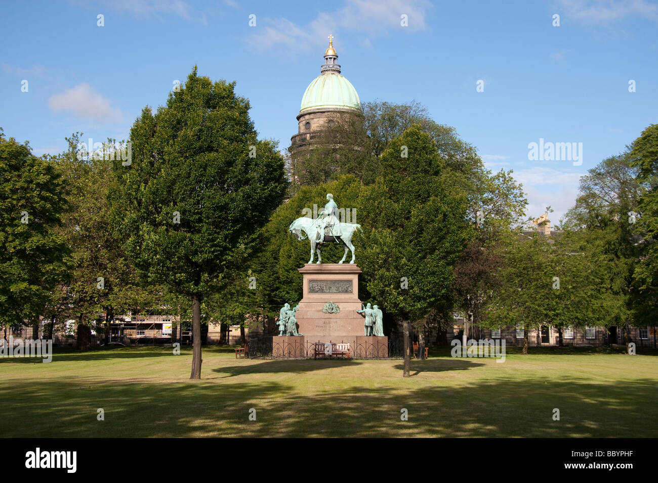 Statua del Principe Albert, consorte della regina Victoria si trova in Charlotte Square, Edimburgo Foto Stock