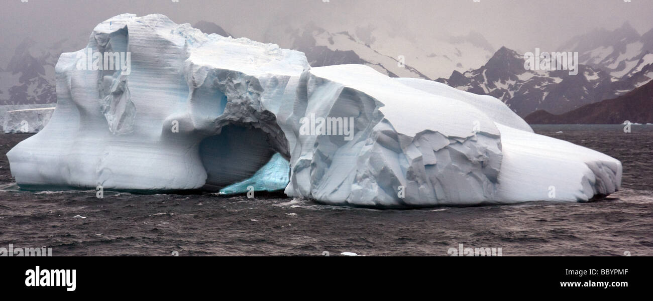 Paesaggi di ghiaccio da Antartica compresi fantastico iceberg strutture e caratteristiche. Foto Stock