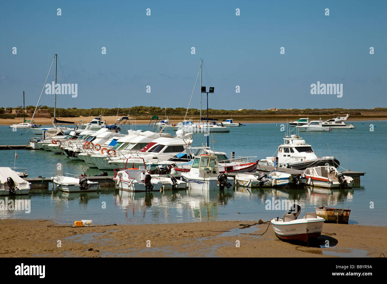 Barche in Marina di Santic Petri chiclana cadice Andalusia Spagna Foto Stock