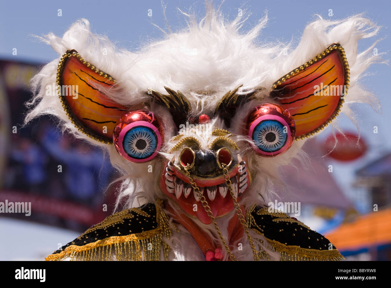 Orso ballerino in Oruro Carnevale, Bolivia Foto Stock