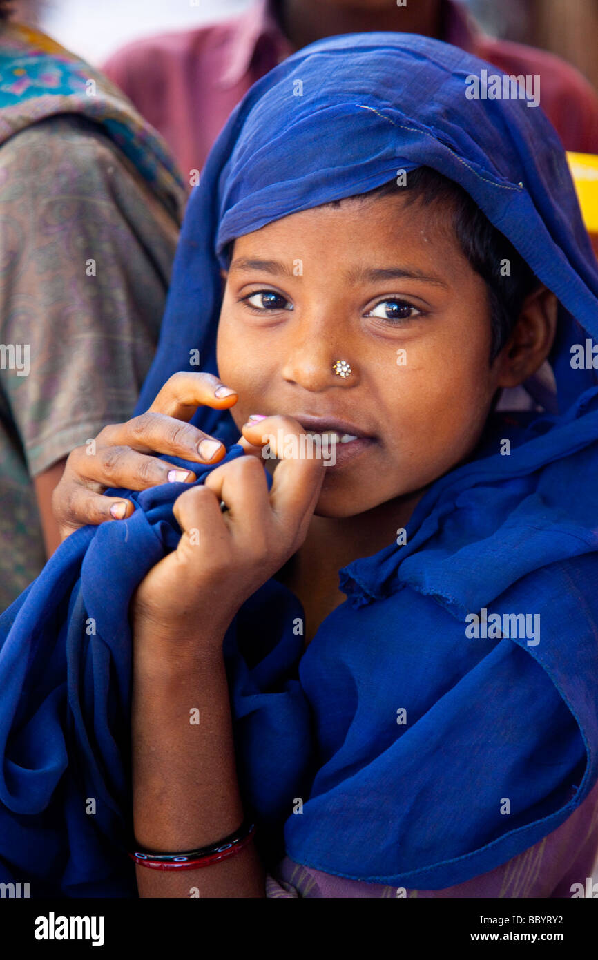 Bella giovane ragazzina musulmana in India Delhi Foto Stock